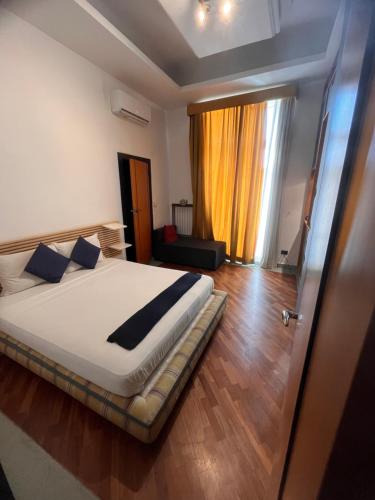 Classic Triple Room image 7