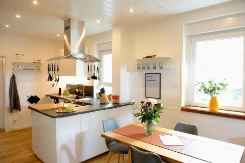 Chalet-Apartmenthaus mit 4 Schlafzimmern! in Bruchkobel