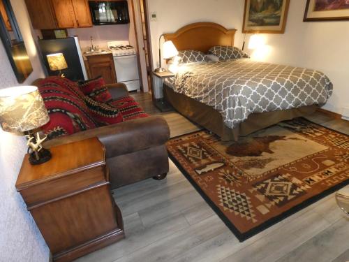 Yellowstone Motel - Adults Only - All rooms have kitchens in West Yellowstone, USA