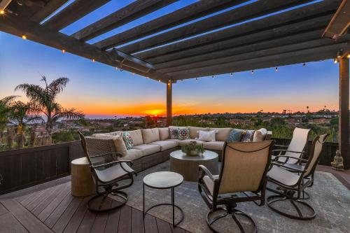 Timeless Spanish Villa with Panoramic Ocean Views in San Diego, USA