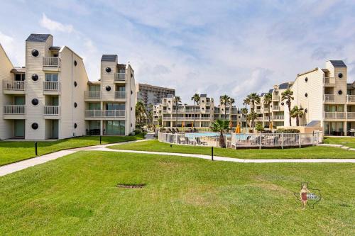 Three-Bedroom Apartment with View image 6