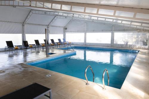 مسبح, غرين سي للشقق الفندقية (Green Sea Apart Hotel) in بينامار
