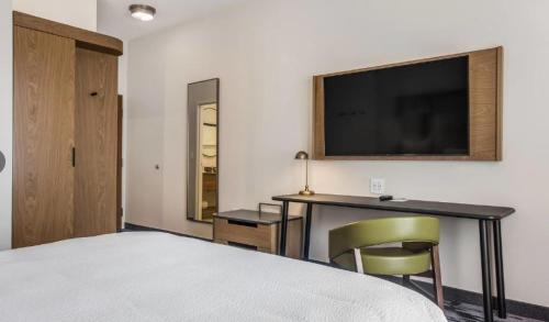King Room - Hearing Accessible