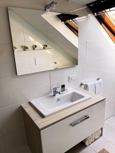 Vannas istaba, Lake Maggiore Italy Apartment by RentuGoo Travel in Kuvio