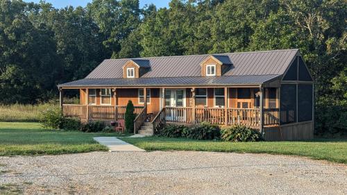 . Cozy Cabin on 80 acres in The Ozarks, very unique!