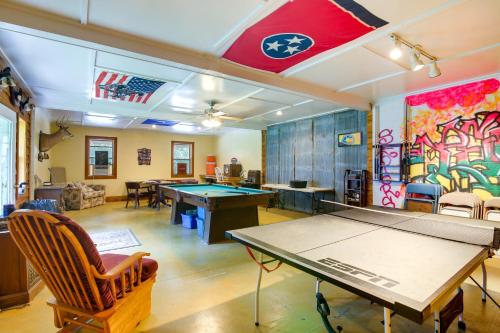 . Tennessee Farm Vacation Rental with Game Room!