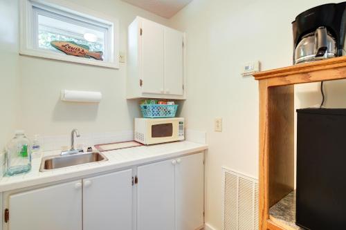 Tennessee Farm Vacation Rental with Game Room! in Humboldt (TN)