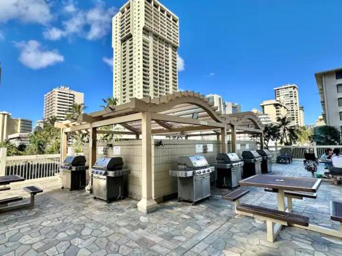 Stylish 1BR Waikiki Condo Near Beach