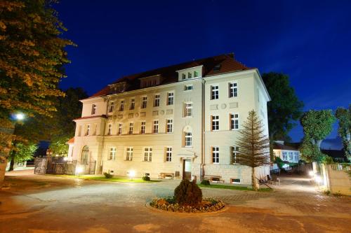 Sissepääs, Villa La Pierre in Strzegom