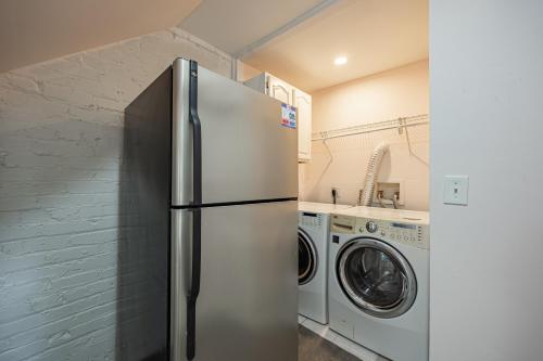 Cozy Apartment in DC with private Parking in Washington, USA