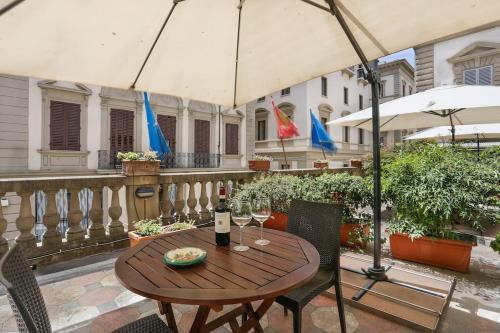 In the Heart of Florence, Dante, with Private Terrace