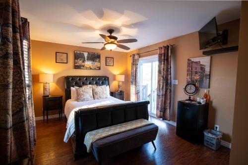 Deluxe Queen Suite with Balcony