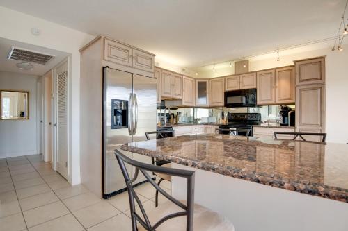 3 Mi to Ocean Riverfront Unit in Vero Beach! in Vero Beach, USA