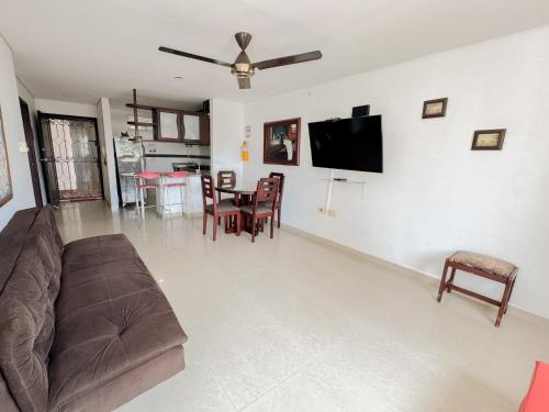 One-Bedroom Apartment image 4
