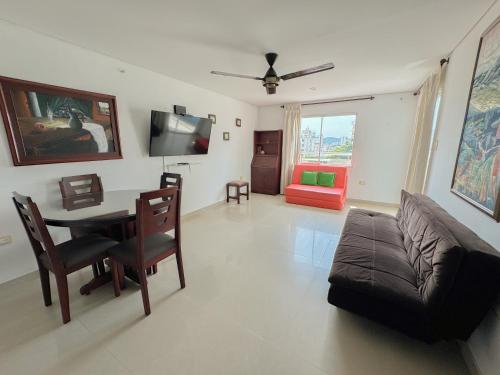 One-Bedroom Apartment image 3