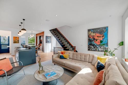 Brooklyns Famous TikTok House in Brooklyn, USA
