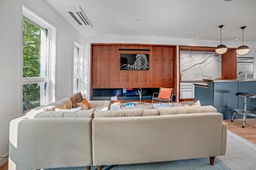 Brooklyns Famous TikTok House in Brooklyn, USA