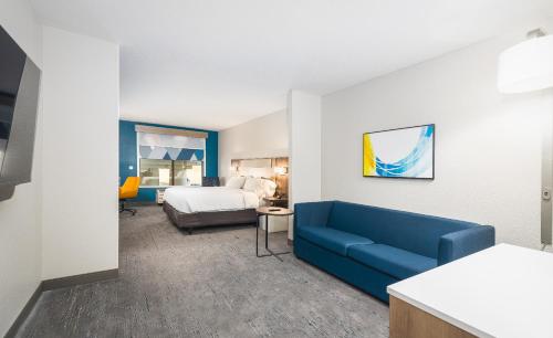Holiday Inn Express Hotel and Suites Saint Robert By IHG