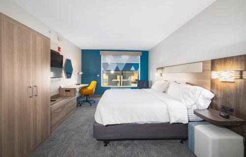 Holiday Inn Express Hotel and Suites Saint Robert By IHG