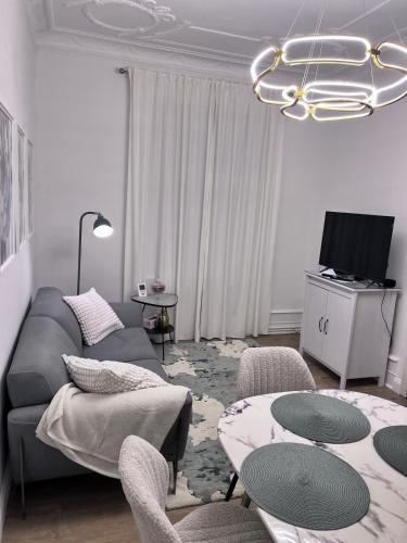 Le Rapp 6, Appartement de Standing 3 chambres, 7 personnes &1 bébé, Cosy et familial ultra équipé Emplacement Idéal proche Gare Centre ville Marchés de Noël Quartier Tribunal Contades, Straßburg (Foto 8)
