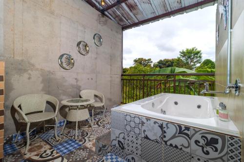 Hot tub, NQ Hotel Orinoquia in La Giralda