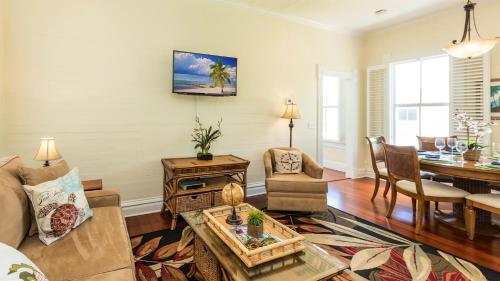 Three-Bedroom Apartment with Balcony image 10