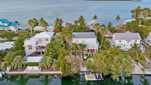 Baypoint Oasis by Last Key Realty in Sugarloaf Shores, USA