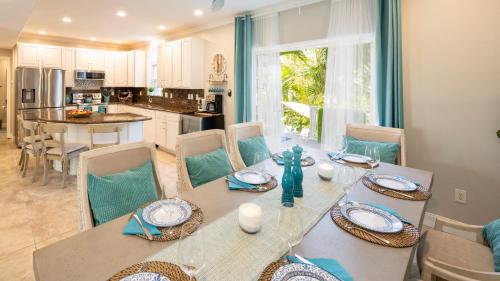 Baypoint Oasis by Last Key Realty in Sugarloaf Shores (FL)