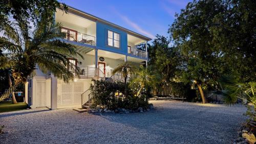 Baypoint Oasis by Last Key Realty in Sugarloaf Shores (FL)