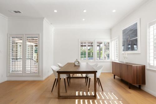 New Listing Sound Stage Villa by Colby and Conrad in Los Angeles, USA
