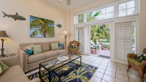 Two-Bedroom Townhouse image 9