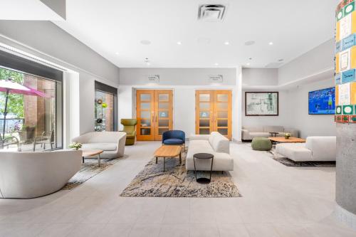 Lobi, YWCA Hotel Vancouver in Vancouver (BC)