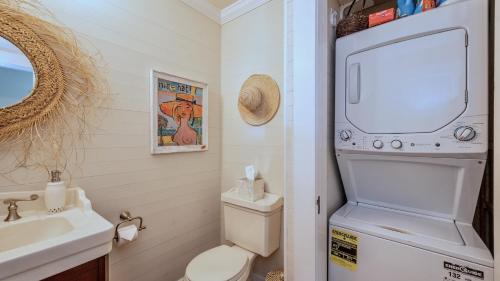 Angelas Eclectic Gallery by Last Key Realty - image 2
