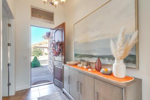 Bright Modern Abode - 32 Miles to Zion Natl Park! - image 6