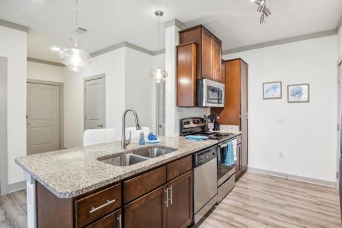 Overlook 8207 I Corporate 2bd Apartment I Pool in Knoxville, USA