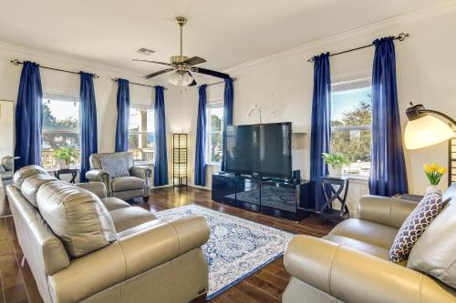 Peaceful Setting with Coastal Views Gulfport Haven in Gulfport, USA
