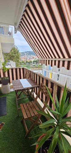 Balcony/terrace, Appartement moderne a Nice, 50 m² avec balcon near Parc Naturel Départemental d'Estienne d'Orves