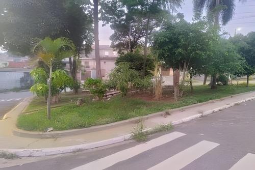 Desncaso Privativo Metro Patriarca, Linha Vermelha in ปอนเตราซา