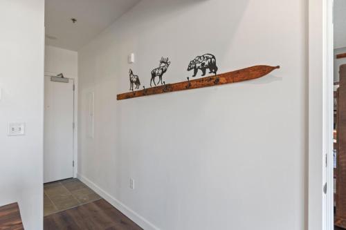 KBM Resorts Modern 2BR Across the St from Jordanelle Gondola and Reservoir MAS-3053 KBM Resorts Modern 2BR Across the St from Jordanelle Gondola and Reservoir MAS-3053