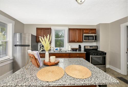 Spacious 3-Bed In Vibrant Tremont in Cleveland, USA