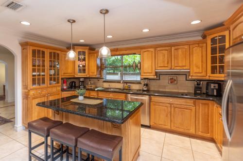 Miami House - Heated Pool - Family Vacation in Coral Terrace