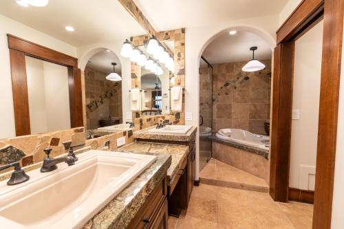Serenity at Dollar Point - Luxurious 4BR w Private Backyard, Tahoe City (fotografie 2)