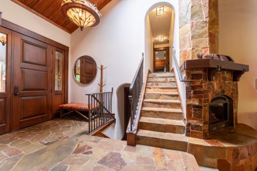 Serenity at Dollar Point - Luxurious 4BR w Private Backyard, Tahoe City (fotografie 7)