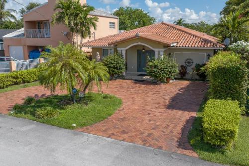 Garden, Miami House - Heated Pool - Family Vacation in Coral Terrace