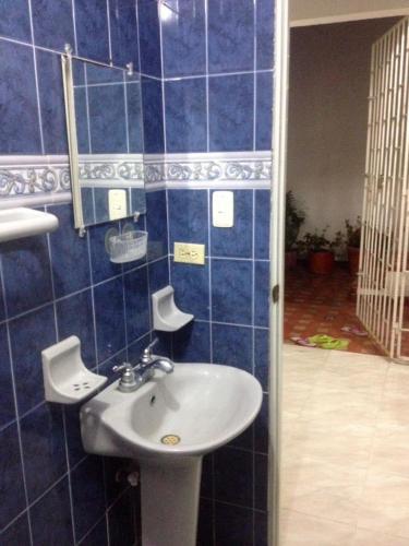 Bathroom, Arte y Galeria Roberto in Pie De Popa