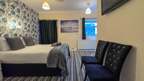 The Ascot Hotel - image 5