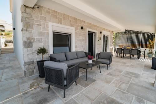 Three-Bedroom Villa with Sea View image 5