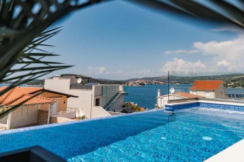Three-Bedroom Villa with Sea View image 4