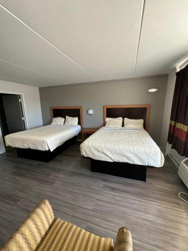 . Budgetel Inn & Suites