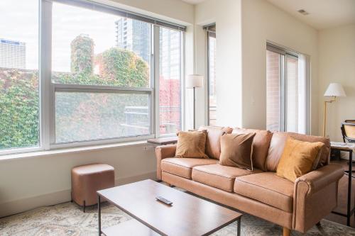Flexhome East Side 2BR CG1 - Gym Balcony Lakefront in Milwaukee, USA